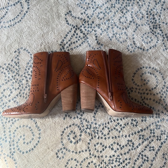 *SOLD*Brown Design Booties - Picture 2 of 3